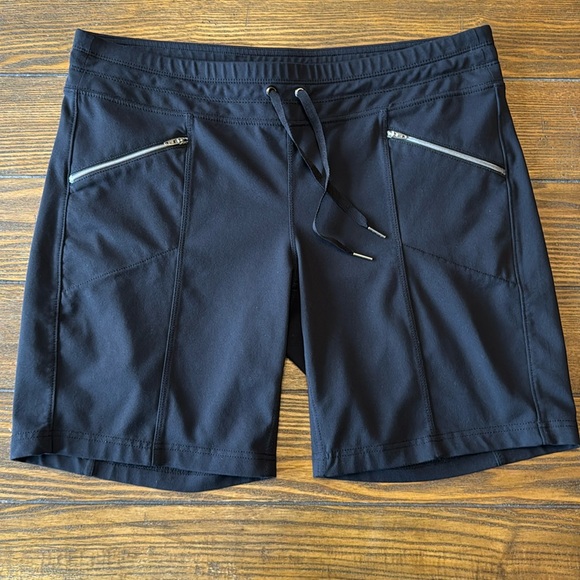 Athleta Women’s Shorts - Size L - Picture 1 of 7